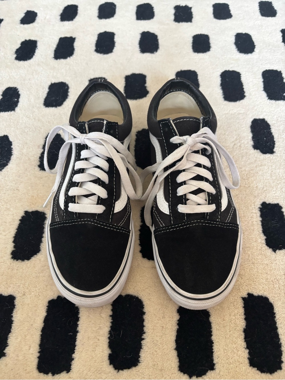 Women’s Vans Old Skool Sneakers 7.5